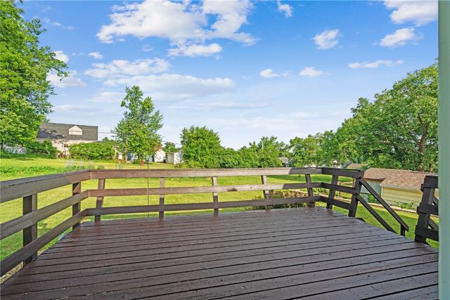 705 Grantwood Drive SE, Cedar Rapids, IA 52403