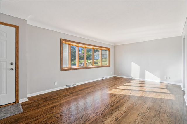 705 Grantwood Drive SE, Cedar Rapids, IA 52403