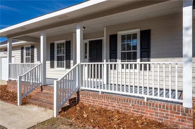 6955 Calamar Drive, Fayetteville, NC 28314