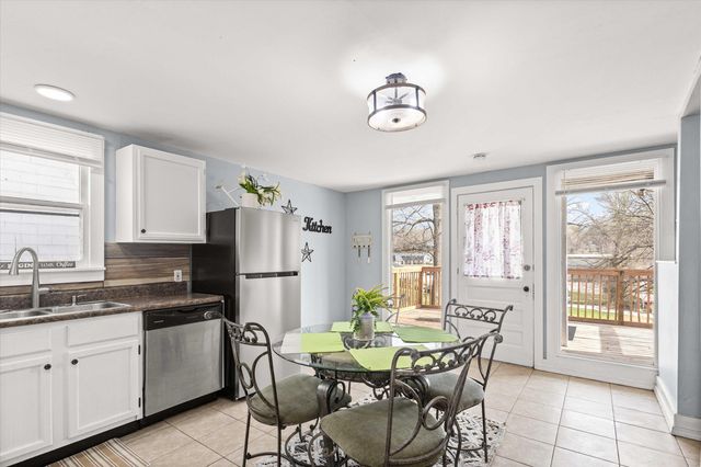 318 E WALNUT ST, Boonville, MO 65233