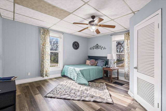 318 E WALNUT ST, Boonville, MO 65233