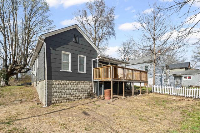 318 E WALNUT ST, Boonville, MO 65233