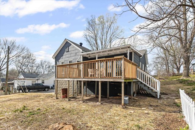 318 E WALNUT ST, Boonville, MO 65233