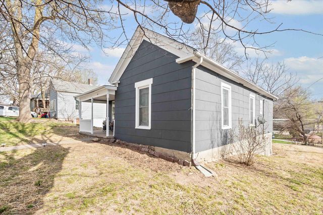 318 E WALNUT ST, Boonville, MO 65233