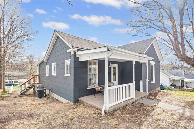 318 E WALNUT ST, Boonville, MO 65233