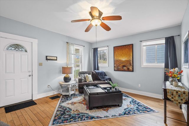 318 E WALNUT ST, Boonville, MO 65233