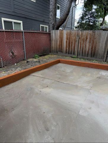 1210 Peralta Street, Oakland, CA 94607