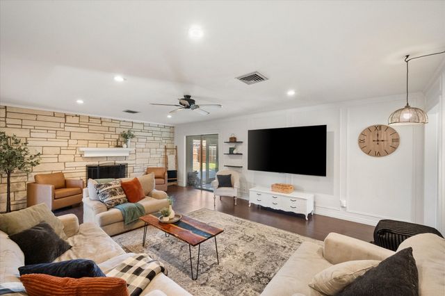 1415 Moss Rose Circle, Irving, TX 75061