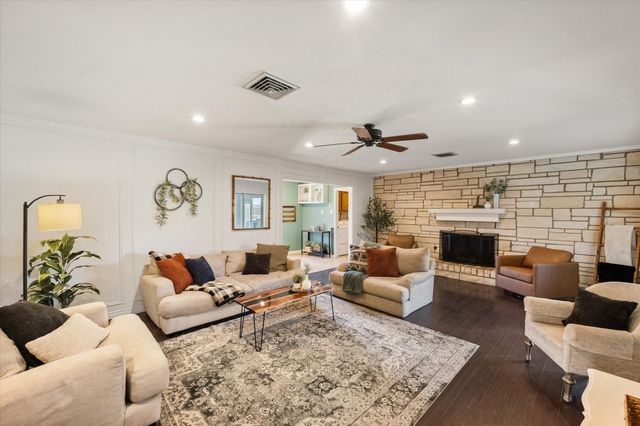 1415 Moss Rose Circle, Irving, TX 75061