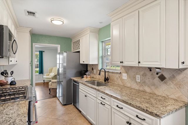 1415 Moss Rose Circle, Irving, TX 75061