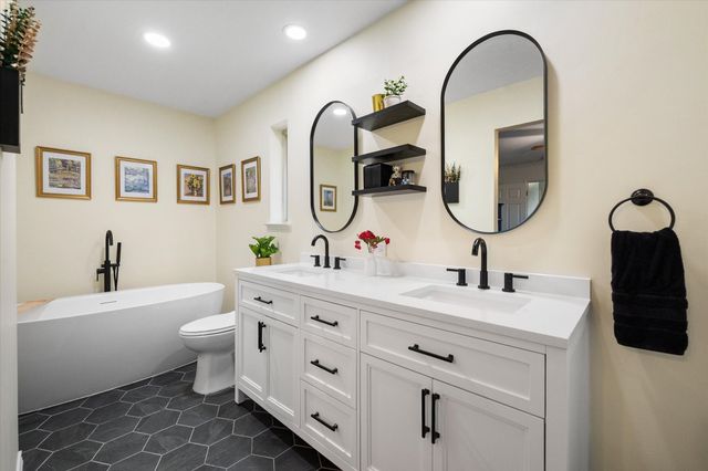 1415 Moss Rose Circle, Irving, TX 75061