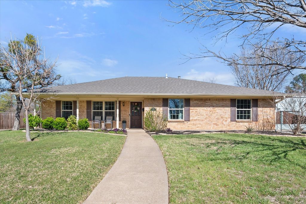 1415 Moss Rose Circle, Irving, TX 75061