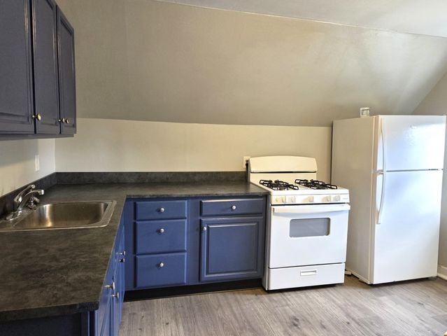 40 Cliff Street Unit 2, Rockland, MA 02370