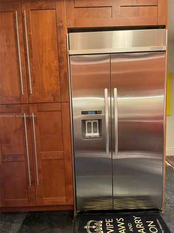 650 Valencia Ave 203, Coral Gables, FL 33134