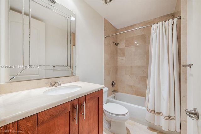 650 Valencia Ave 203, Coral Gables, FL 33134