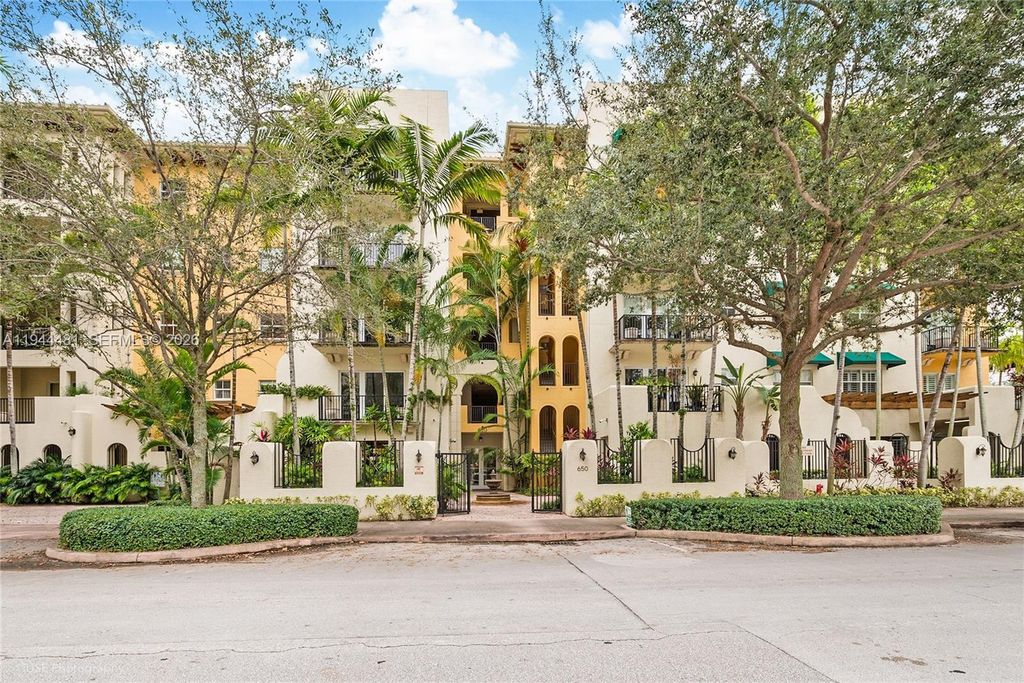 650 Valencia Ave 203, Coral Gables, FL 33134