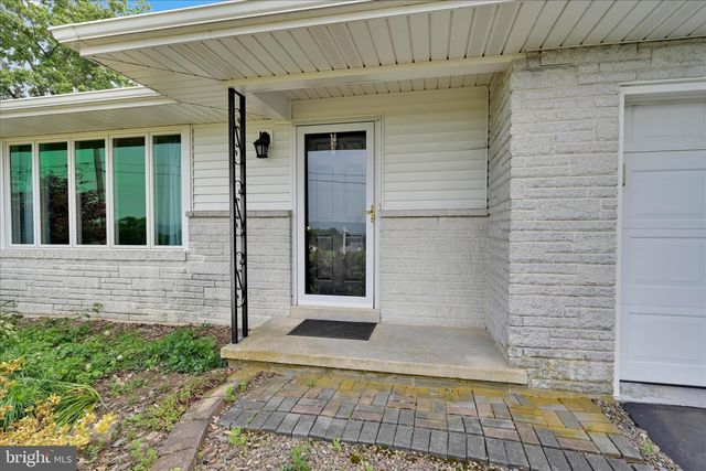 460 YEAGLEY RD, Myerstown, PA 17067
