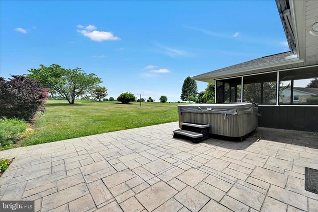 460 YEAGLEY RD, Myerstown, PA 17067