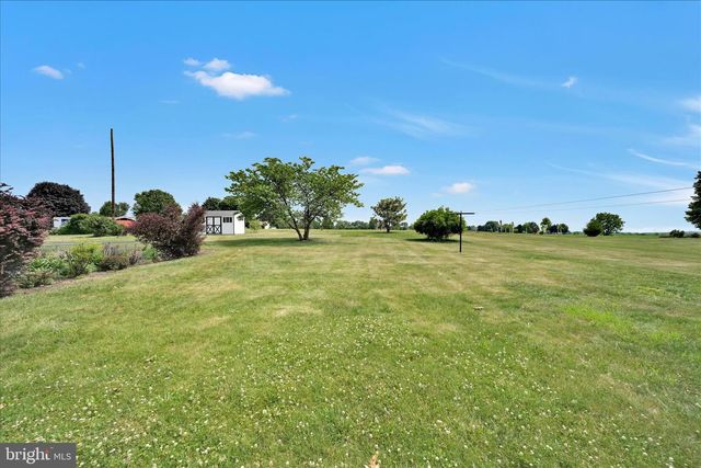 460 YEAGLEY RD, Myerstown, PA 17067