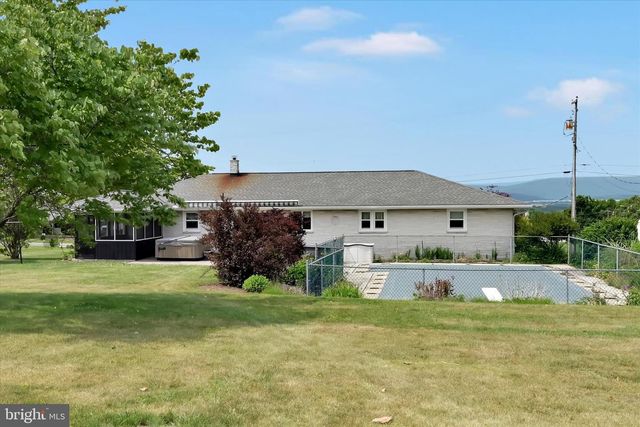 460 YEAGLEY RD, Myerstown, PA 17067