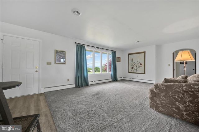 460 YEAGLEY RD, Myerstown, PA 17067
