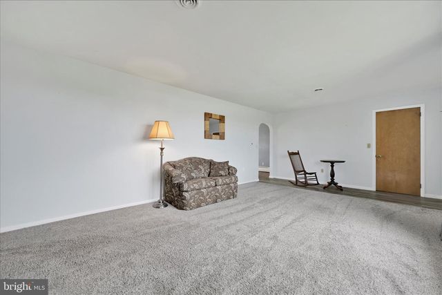 460 YEAGLEY RD, Myerstown, PA 17067