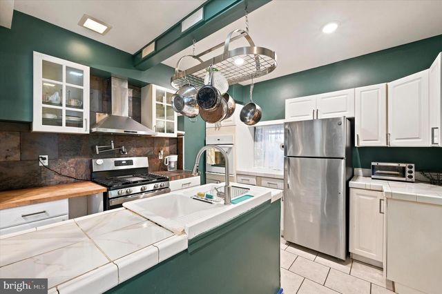 5305 W GIRARD AVE, Philadelphia, PA 19131