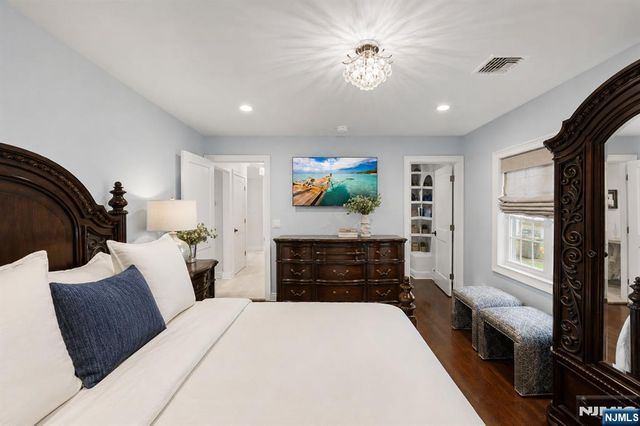 14 Morrow Road, Midland Park, NJ 07432