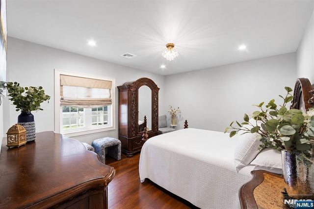 14 Morrow Road, Midland Park, NJ 07432