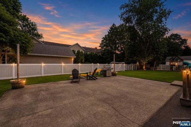 14 Morrow Road, Midland Park, NJ 07432