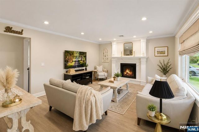 14 Morrow Road, Midland Park, NJ 07432