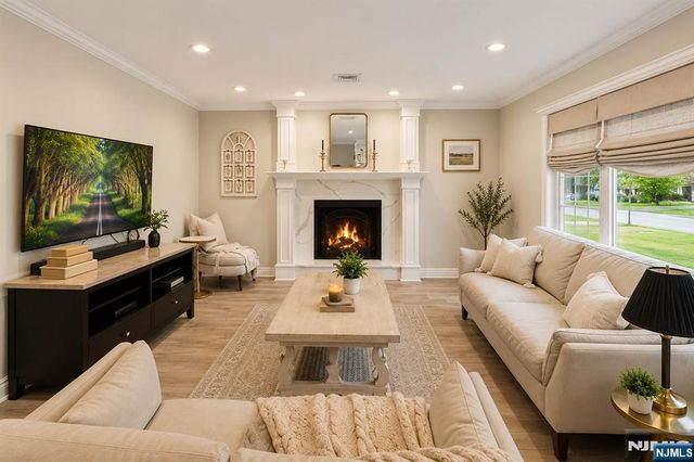 14 Morrow Road, Midland Park, NJ 07432