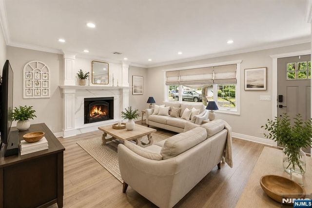 14 Morrow Road, Midland Park, NJ 07432