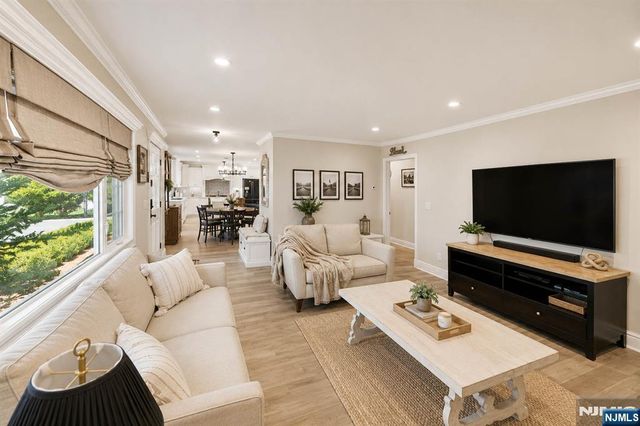 14 Morrow Road, Midland Park, NJ 07432