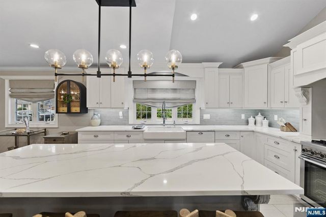 14 Morrow Road, Midland Park, NJ 07432