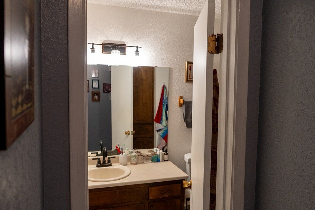 Image 10 of property listing at 513 E 46th St, San Angelo, TX 76903