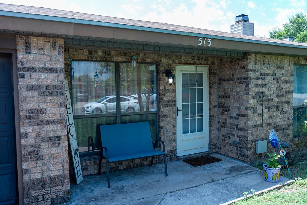 Image 3 of property listing at 513 E 46th St, San Angelo, TX 76903