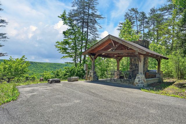 865 Eastridge Pass, Monterey, TN 38574