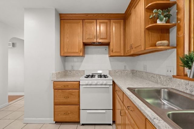 24 Greenwood Road, Peabody, MA 01960