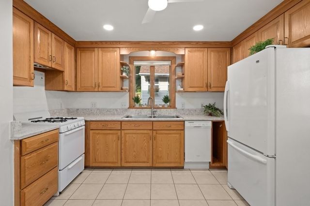 24 Greenwood Road, Peabody, MA 01960