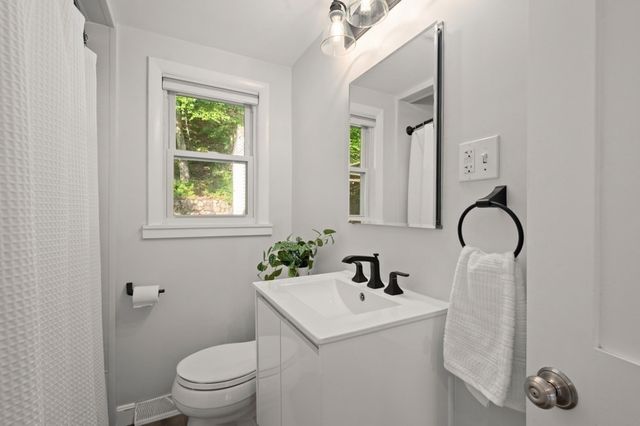 24 Greenwood Road, Peabody, MA 01960