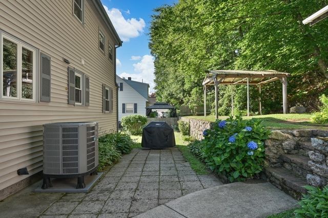 24 Greenwood Road, Peabody, MA 01960