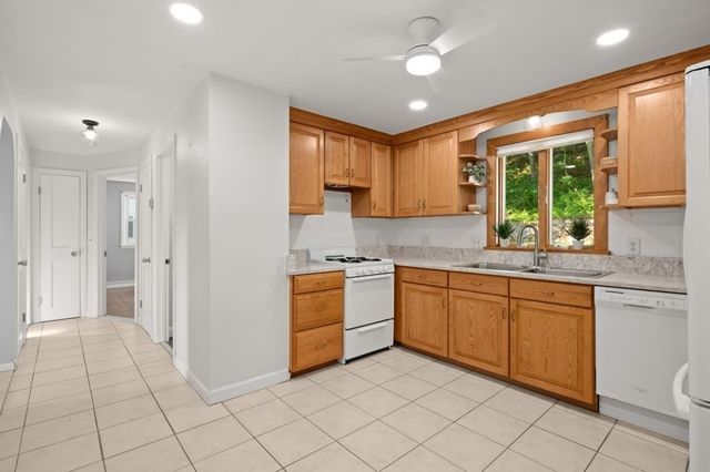 24 Greenwood Road, Peabody, MA 01960