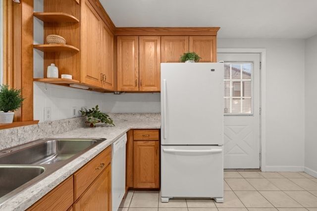 24 Greenwood Road, Peabody, MA 01960