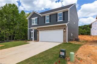 1262 Solomon Drive Hickory, Kernersville, NC 27284
