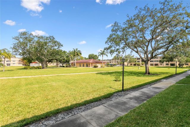 4920 LOCUST STREET NE 115, St Petersburg, FL 33703