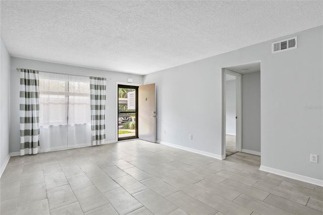 4920 LOCUST STREET NE 115, St Petersburg, FL 33703