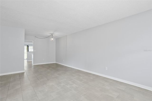 4920 LOCUST STREET NE 115, St Petersburg, FL 33703