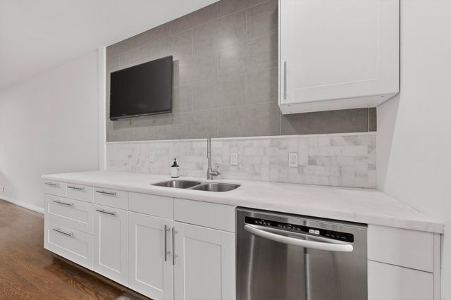 7506 W Northwest Highway 8, Dallas, TX 75225