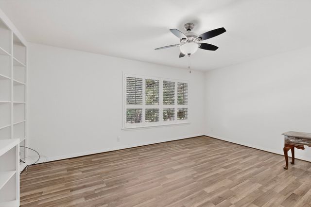 7506 W Northwest Highway 8, Dallas, TX 75225